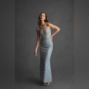 MAC DUGGAL
Blue Strapless Embellished Trumpet Gown Size 6 Gala Prom, Black Tie